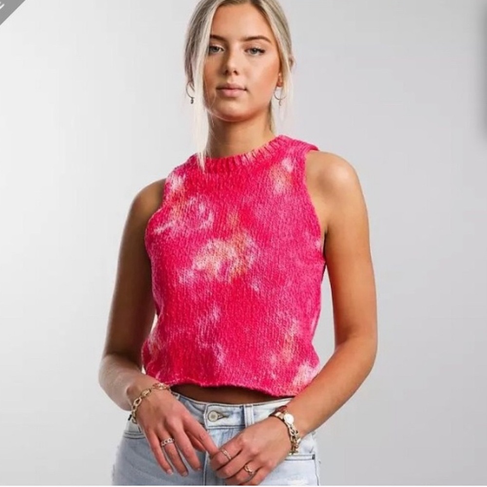 Buckle Vibrant Pink Sleeveless Tank